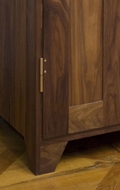 Nussbaumschrank_geschl0020.jpg